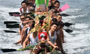 Гонконгский фестиваль лодок-драконов 2024